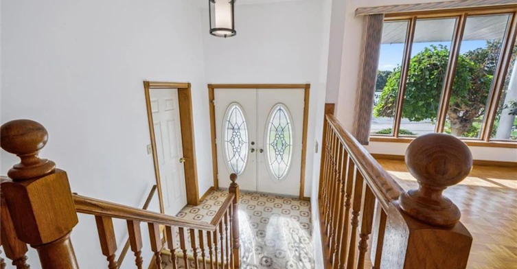 Main-42 Azores Crescent, Cambridge, ON, N1R 7Z4 - 3