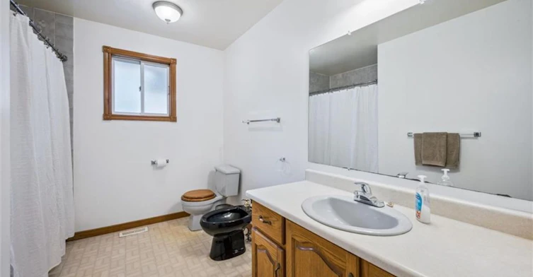 Main-42 Azores Crescent, Cambridge, ON, N1R 7Z4 - 11