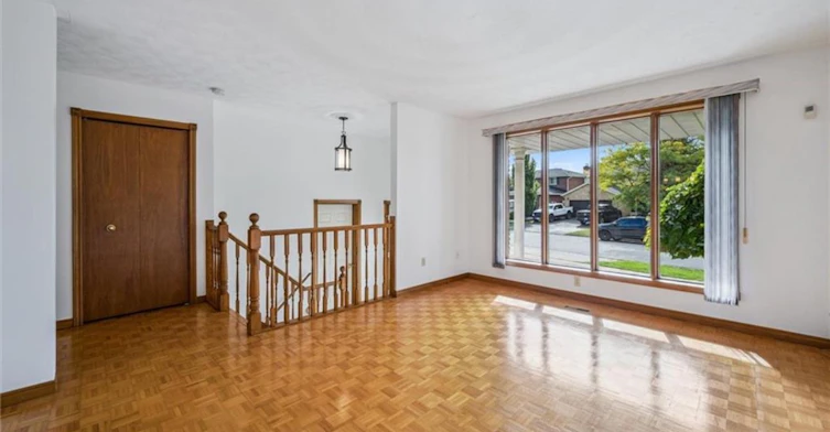 Main-42 Azores Crescent, Cambridge, ON, N1R 7Z4 - 6