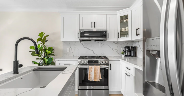 Upper-111 Eastchester Avenue N, St. Catharines, ON, L2P 2Y9 - 12