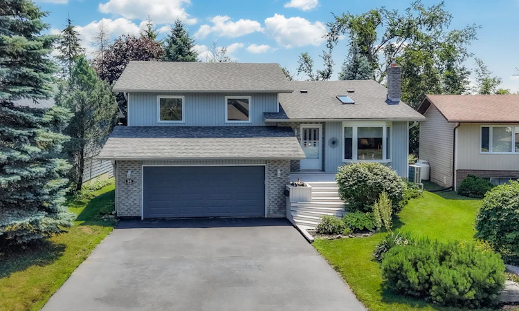 16 Cedartree Lane