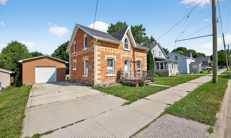 135 Frederick Street E