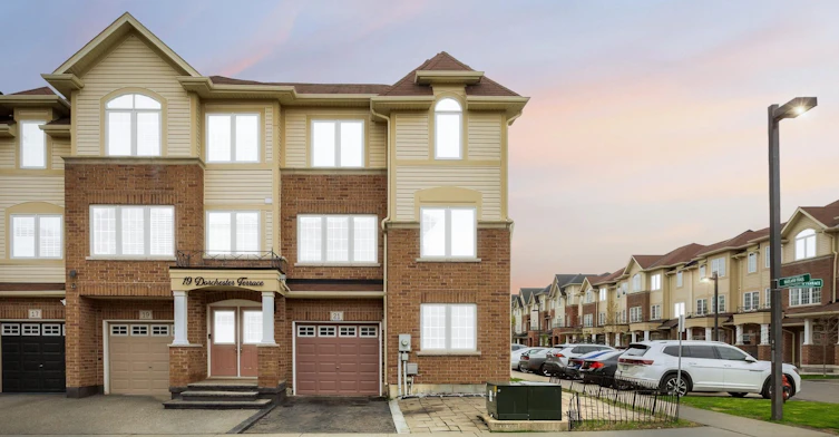 21 Dorchester Terrace, Hamilton, ON, L8J 0G4 - 2