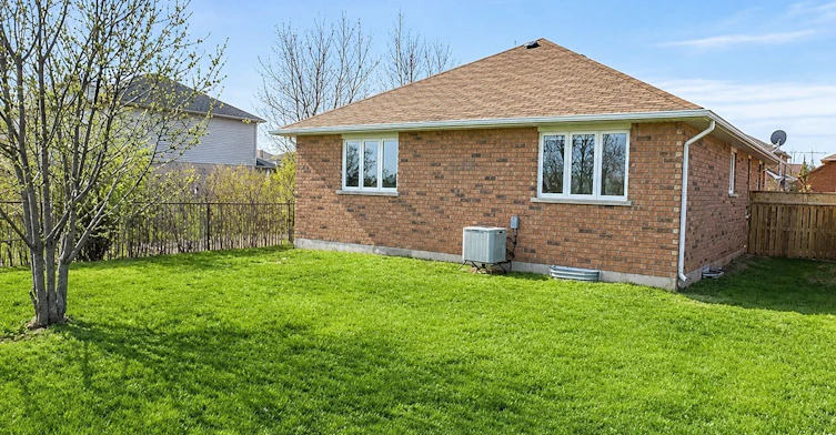 Lower-62 Highland Road W, Hamilton, ON, L8J 0M7