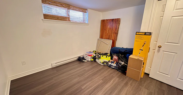 BSMT-693 Hawley Street, Peterborough, ON, K9J 4C7 - 4