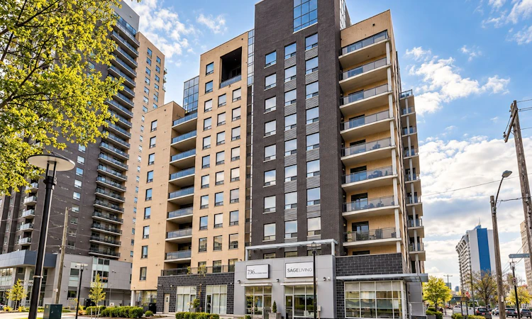 506-8 Hickory Street W