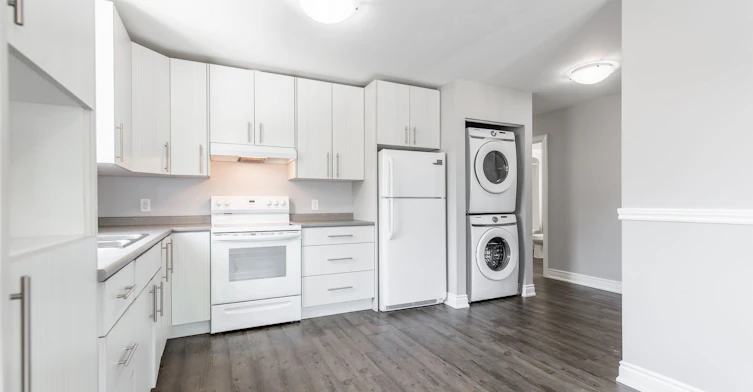 upper-11 Donald Avenue, Welland, ON, L3C 3S9 - 6