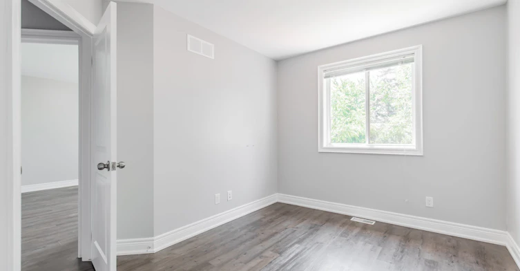 upper-11 Donald Avenue, Welland, ON, L3C 3S9 - 8