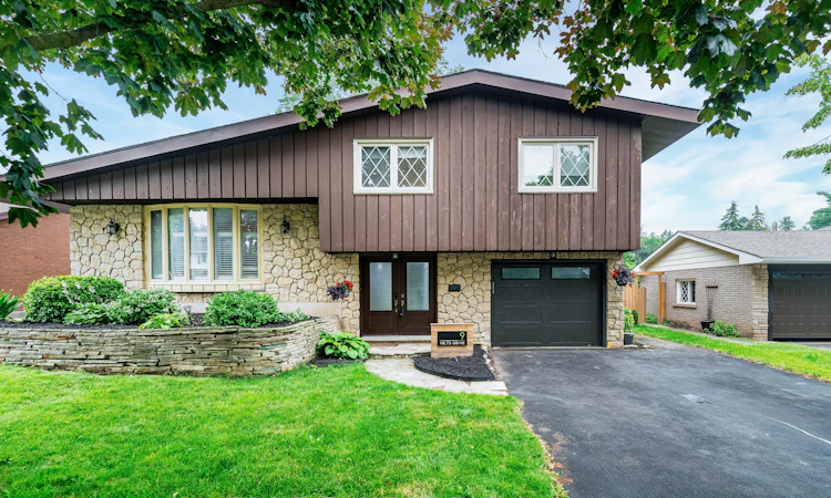 9 Hilts Drive