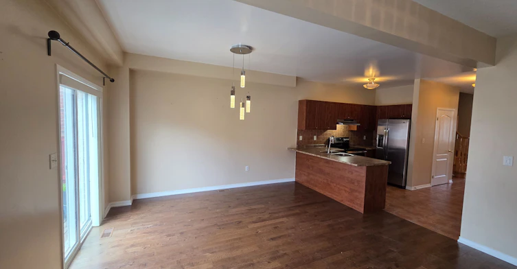 28 Tidemore Heights, Hamilton, ON, L8E 0B7 - 2