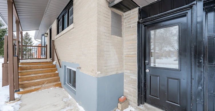 18 Ridgewood Avenue, Kitchener, ON, N2H 4L2 - 4