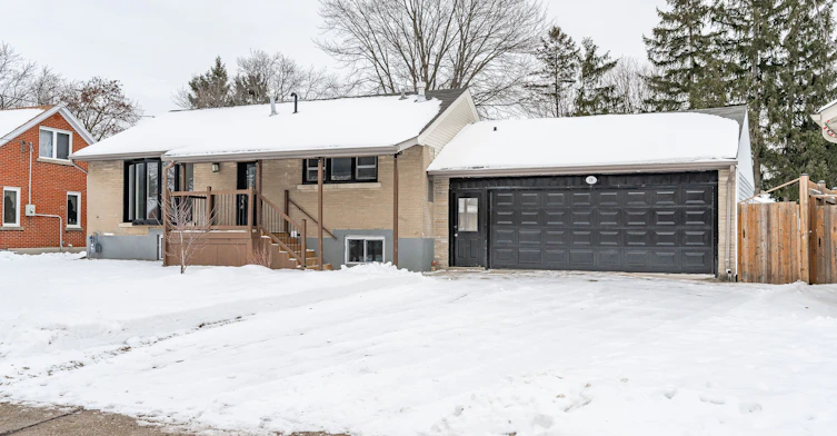 18 Ridgewood Avenue, Kitchener, ON, N2H 4L2