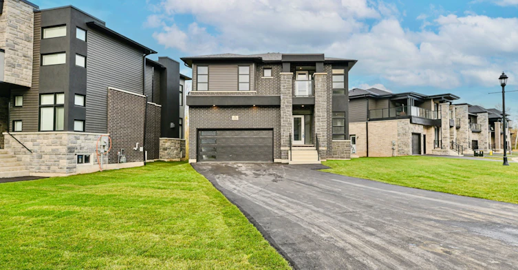 123 Jewel Street, Blue Mountains, ON, N0H 1J0 - 2