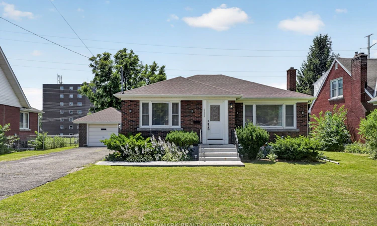 6268 Corwin Crescent