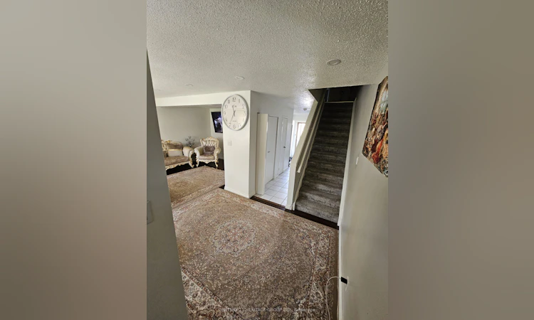 24-89 Highview Avenue E