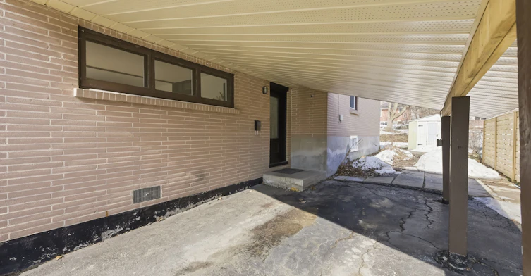 198 Shelbourne Street, Peterborough, ON, K9H 5K4 - 2