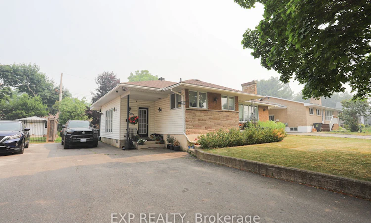 46 Laurentian Drive