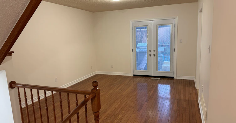 14 Peachwood Crescent, Hamilton, ON, L8E 5Z8 - 2