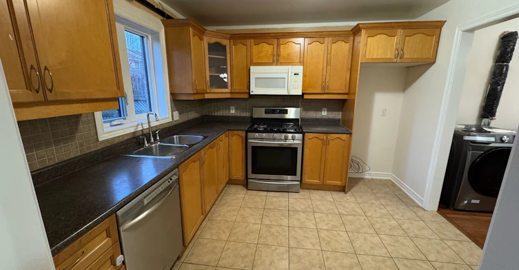 14 Peachwood Crescent, Hamilton, ON, L8E 5Z8 - 3