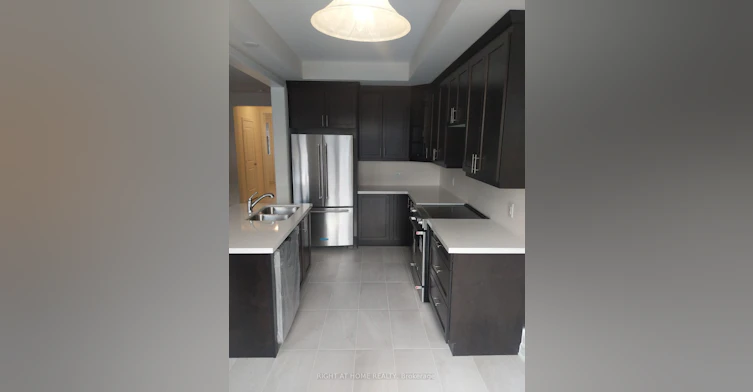 323 Raymond Road E, Hamilton, ON, L9K 0G8 - 2