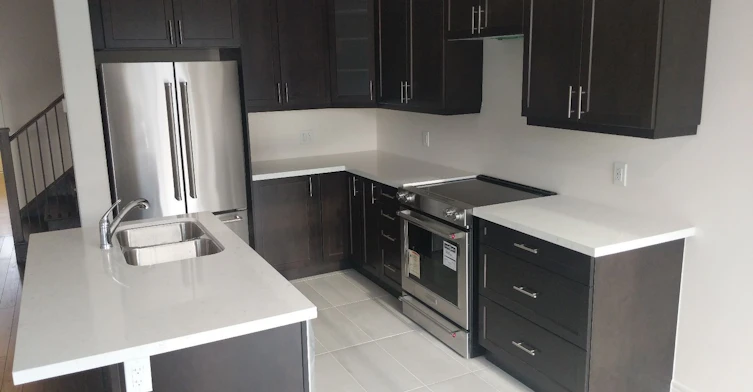 323 Raymond Road E, Hamilton, ON, L9K 0G8 - 4