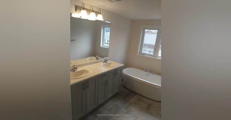 323 Raymond Road E, Hamilton, ON, L9K 0G8 - 8