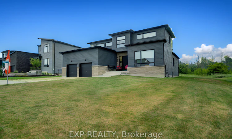 121 Sladden Court