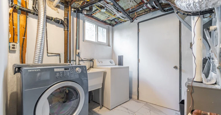Main-406 Tamarack Drive, Waterloo, ON, N2L 4G6 - 5