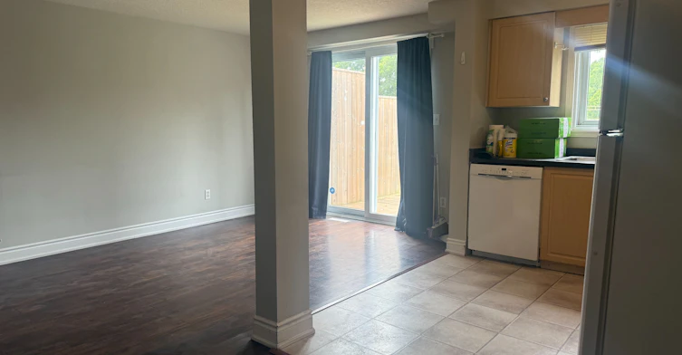 135 Activa Avenue, Kitchener, ON, N2E 3T3 - 6