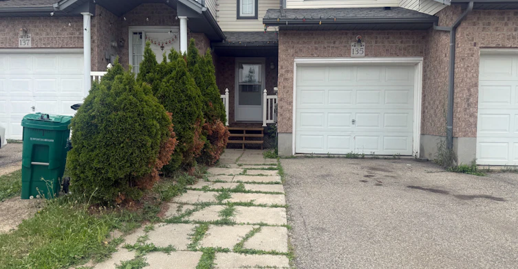 135 Activa Avenue, Kitchener, ON, N2E 3T3 - 2