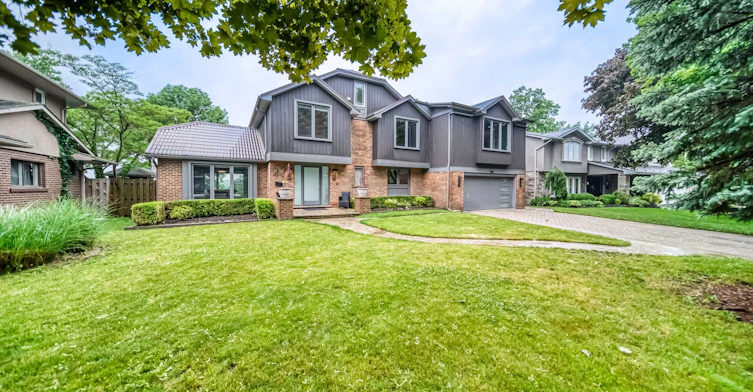 44 Royal Henley Boulevard, St. Catharines, ON, L2N 4S1 - 4