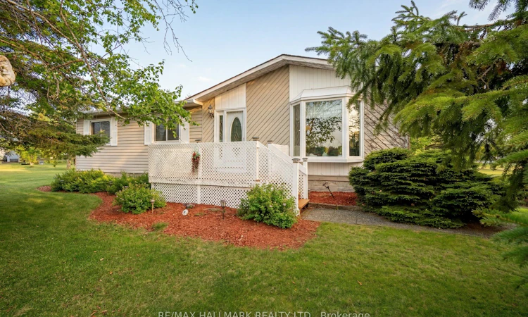 6 Seymour Street S