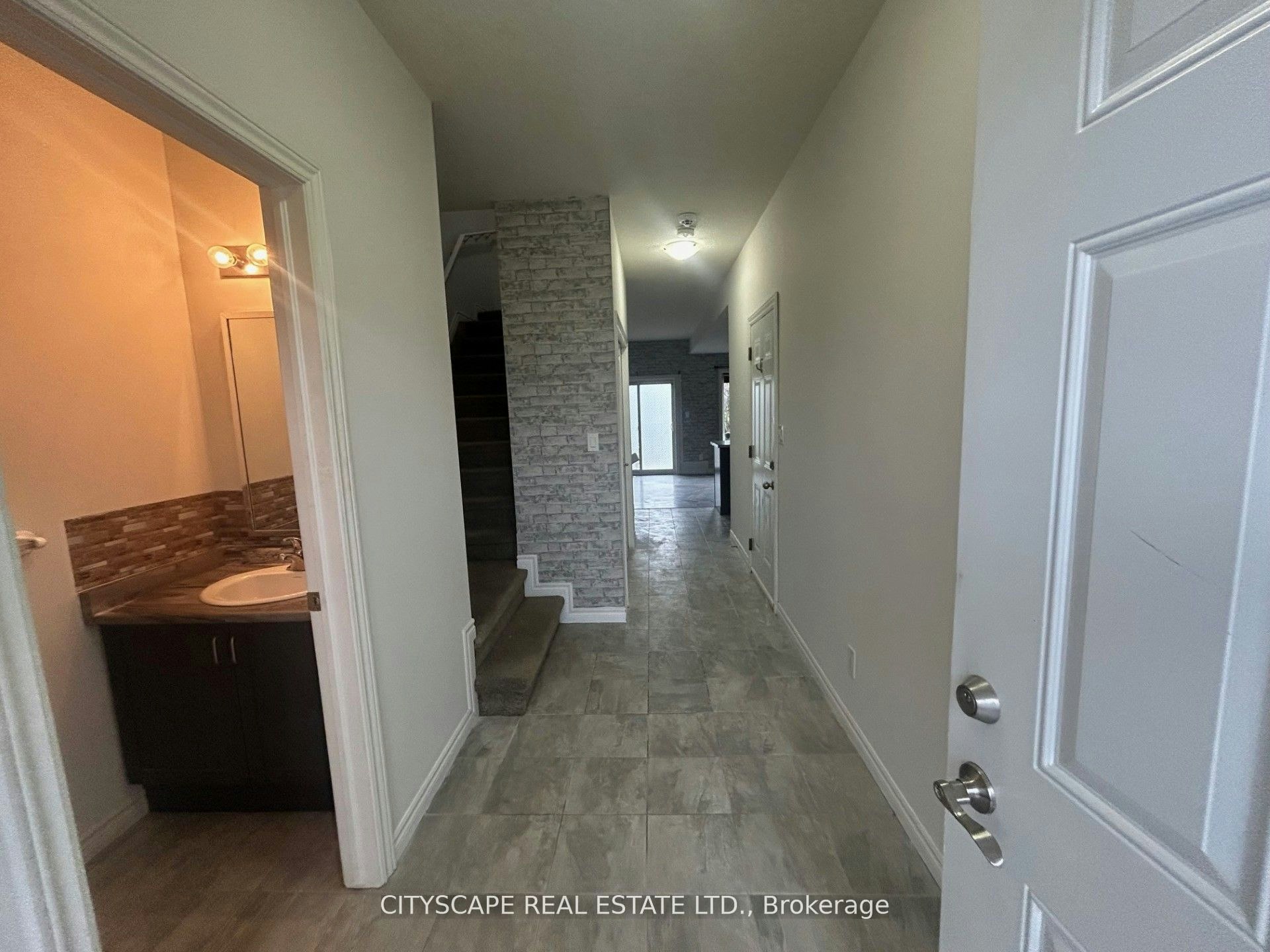 16-10.5 Dufferin Street, Norwich, ON, N0J 1P0 - 2