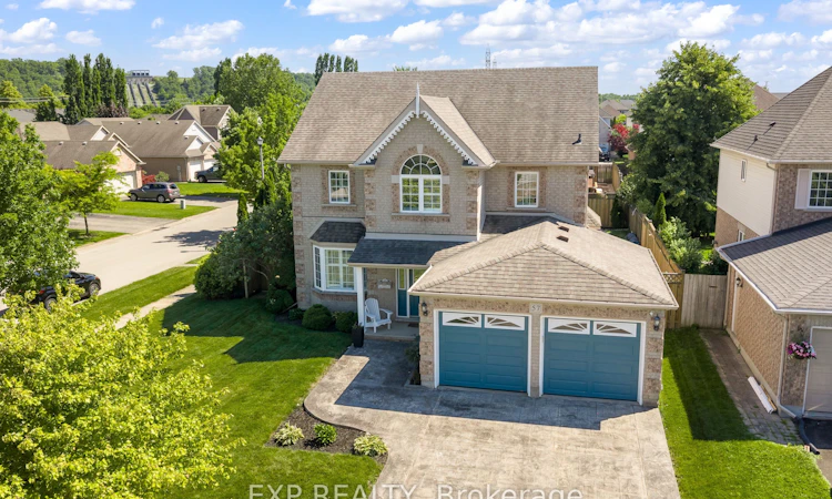 57 Goodman Crescent