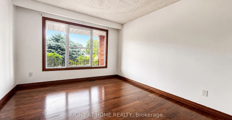 UPPER-39 Lisgar Court, Hamilton, ON, L8T 4Y4 - 4