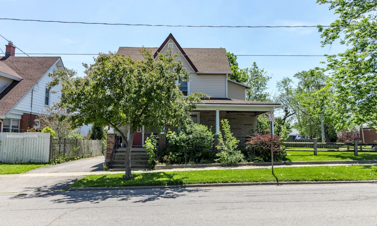 23 Sullivan Avenue