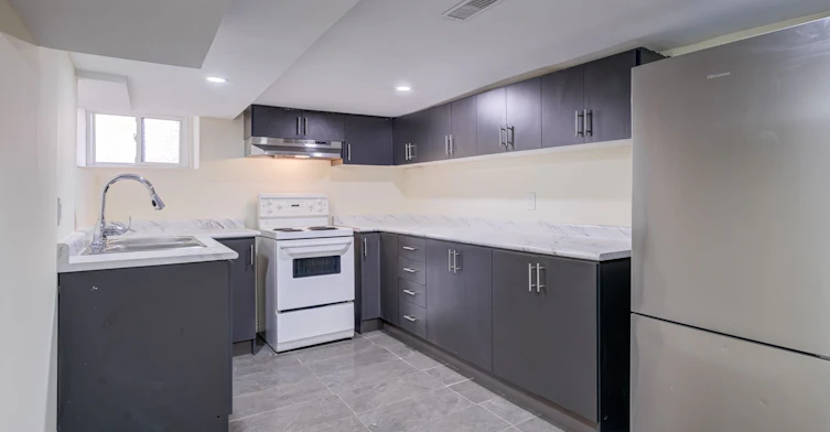 Bsmt-212 Wellington Street N, Hamilton, ON, L8L 5A5 - 7