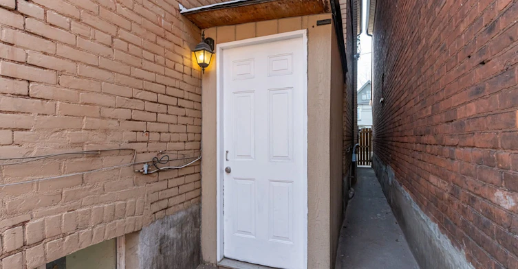 Bsmt-212 Wellington Street N, Hamilton, ON, L8L 5A5 - 3
