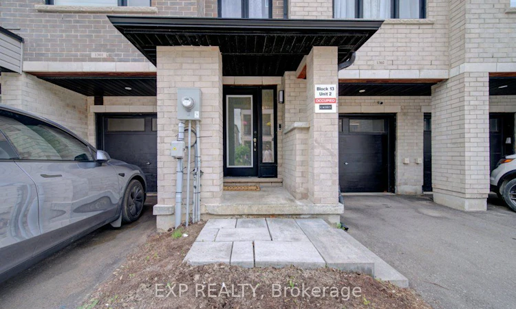 1302-585 Colborne Street E