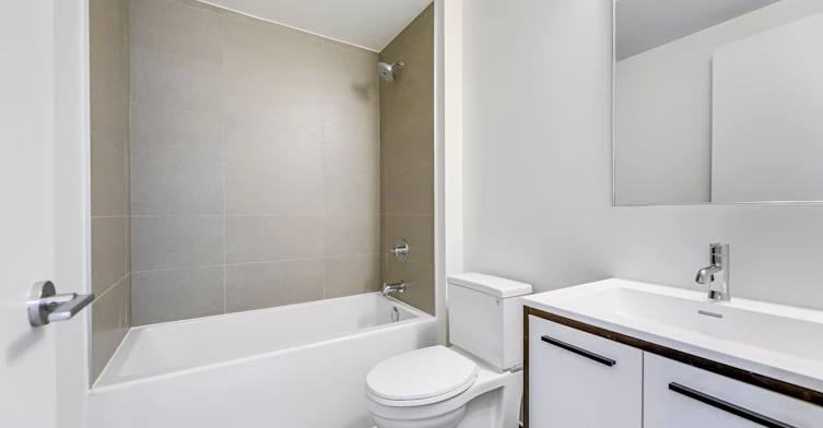 1103-385 Winston Road, Grimsby, ON, L3M 0J3 - 17