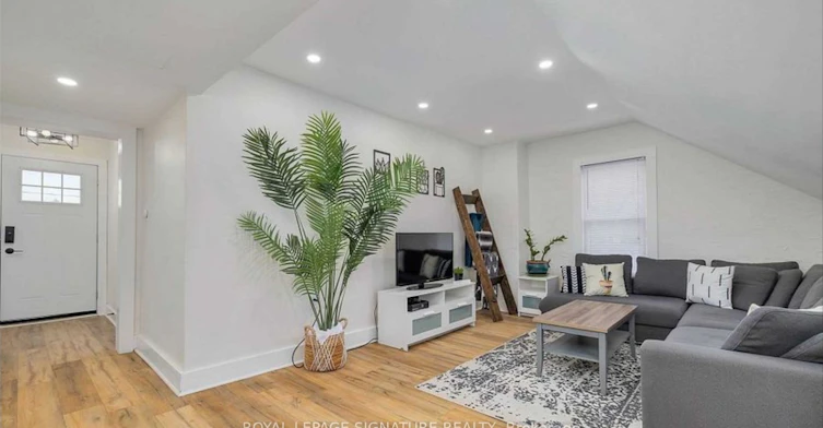 Upper-659 Dolph Street N, Cambridge, ON, N3H 2B5 - 2