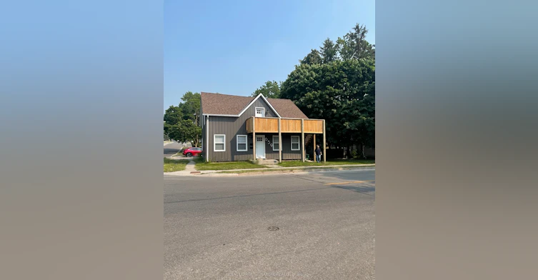 Upper-659 Dolph Street N, Cambridge, ON, N3H 2B5