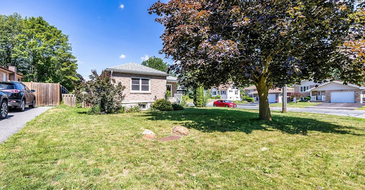 812 Schneider Place, Peterborough, ON, K9H 5S5