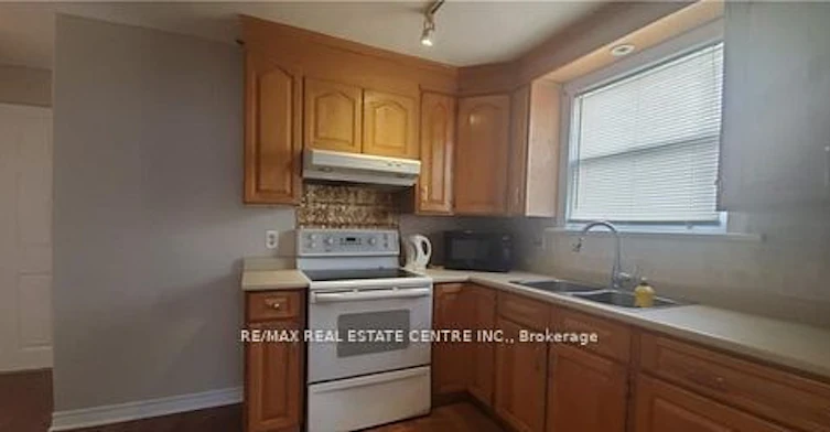 5759 Emery Street, Niagara Falls, ON, L2G 1L8 - 4