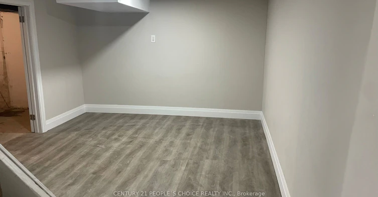 136 Edgemont Street N, Hamilton, ON, L8H 4E1 - 35