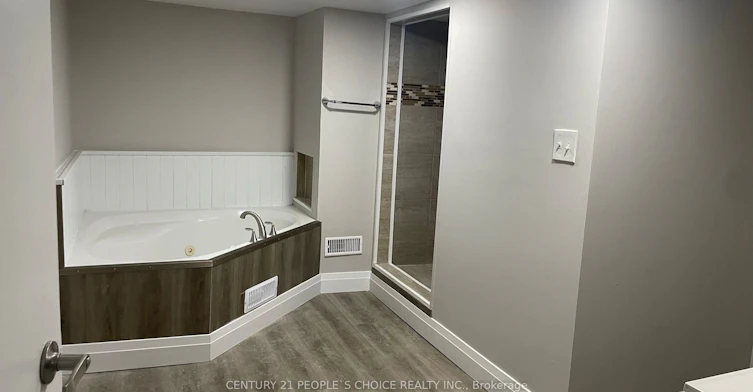 136 Edgemont Street N, Hamilton, ON, L8H 4E1 - 33