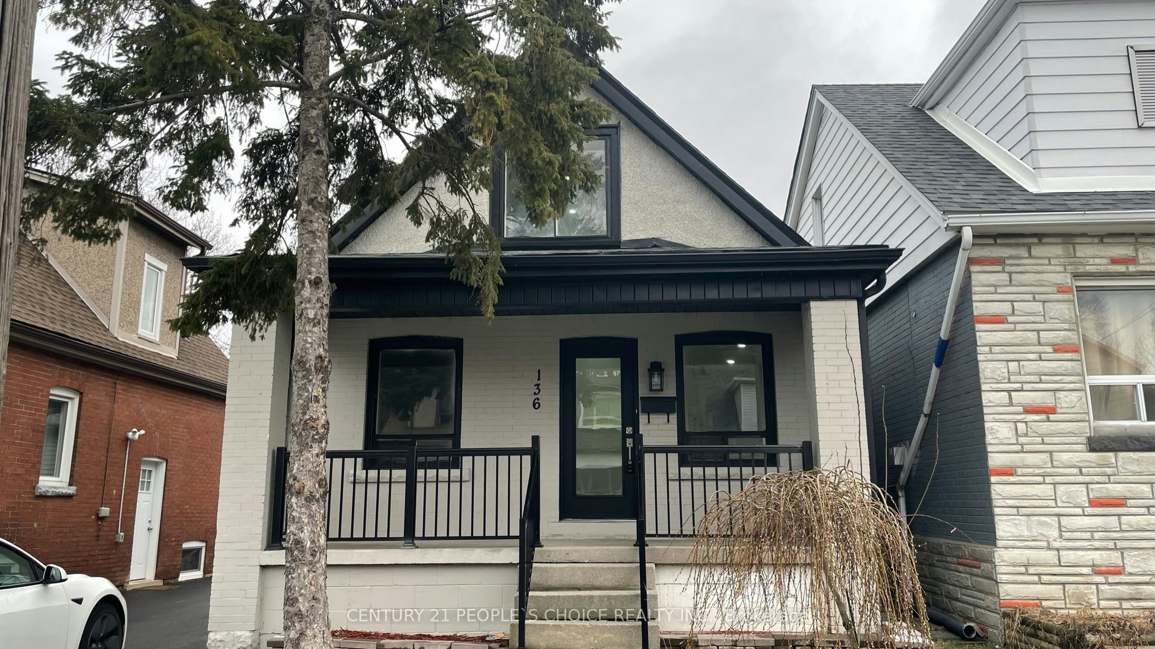 136 Edgemont Street N, Hamilton, ON, L8H 4E1 - 2