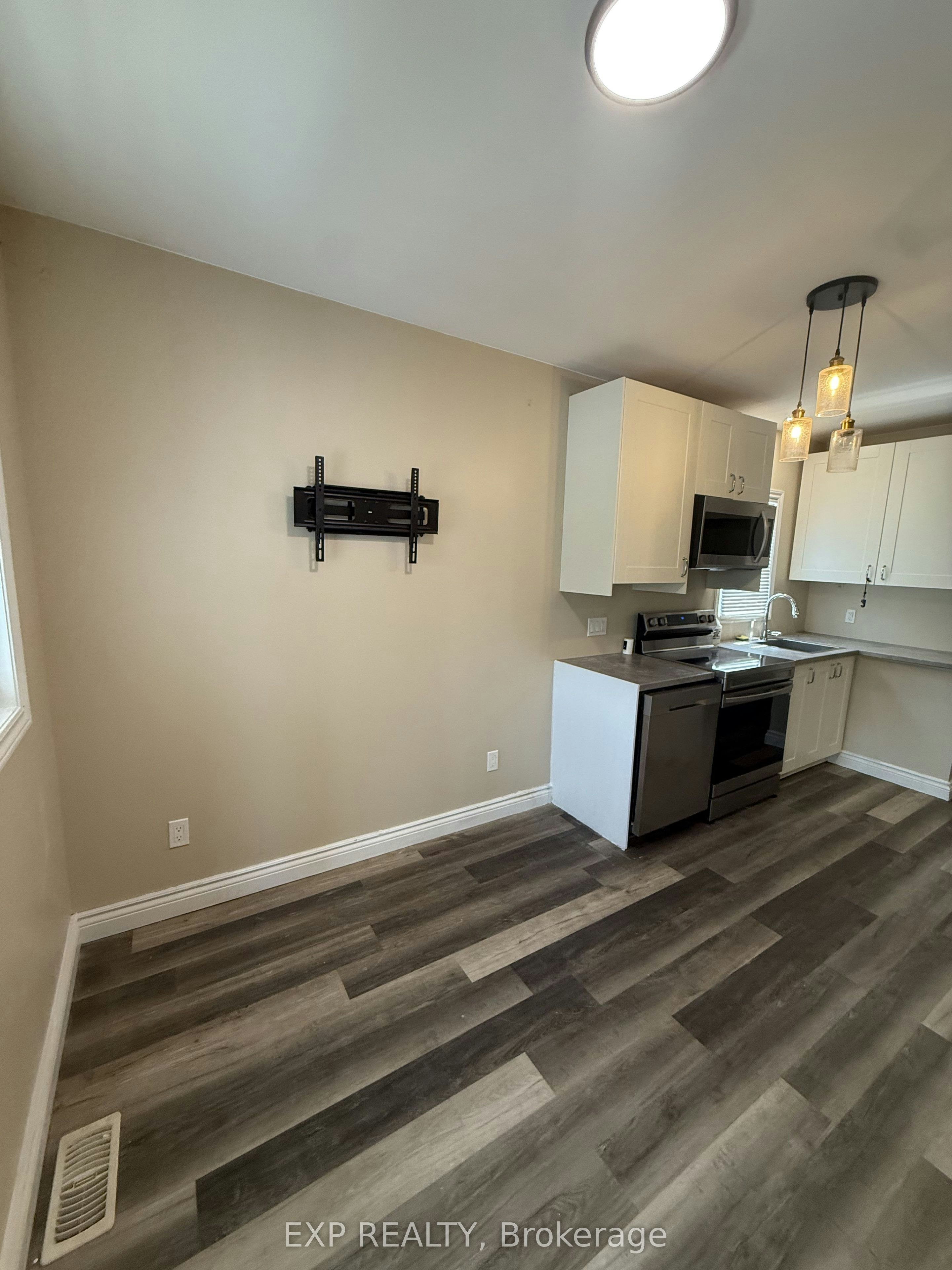 33 Concord Avenue, St. Catharines, ON, L2M 5N5 - 3