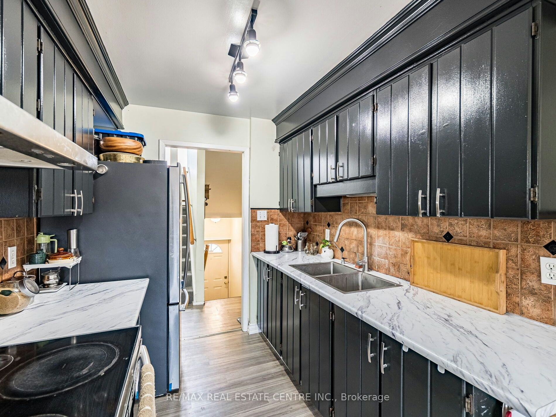 121-49 Rhonda Road, Guelph, ON, N1H 7A4 - 18