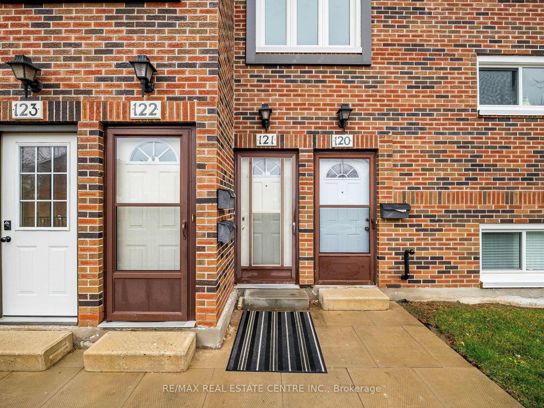 121-49 Rhonda Road, Guelph, ON, N1H 7A4 - 2